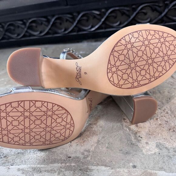 2 for $26 Jewel Badgley Mischka silver jeweled heels SZ 9 - Picture 13 of 13